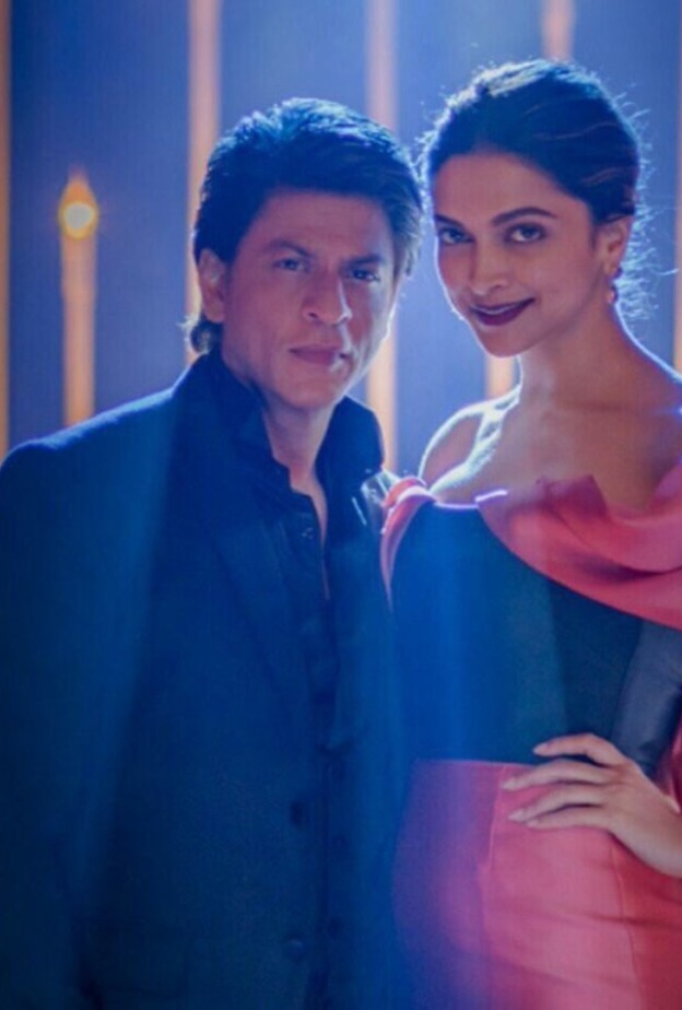 ديبيكا بادوكون ظهرت في الحلقة الأولى من برنامج شاروخان