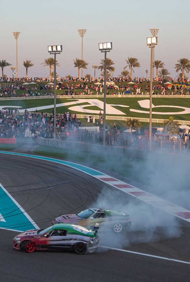 "أطلق ألوانك" احتفال اليوم الوطني الـ47 في حلبة مرسى ياس بأبوظبي