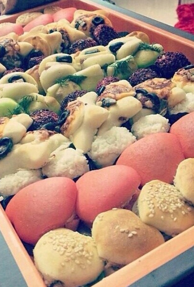من الاطباق المعروضة عبر مواقع التواصل
