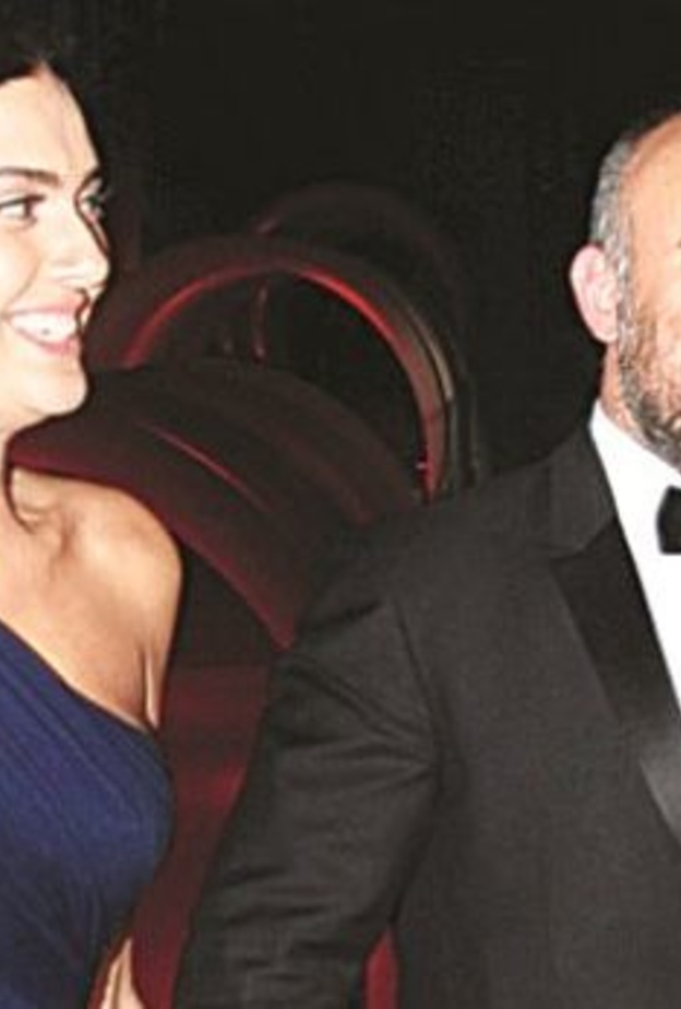 الممثل التركي خالد ارجنش وزوجته الممثلة التركية برجوزار كوريل