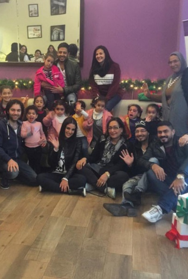 نجوم مصر خلال احتفالهم مع الاطفال