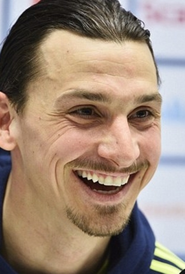 ابراهيموفيتش تلقى عروضا للعب في الارسنال وتشلسي