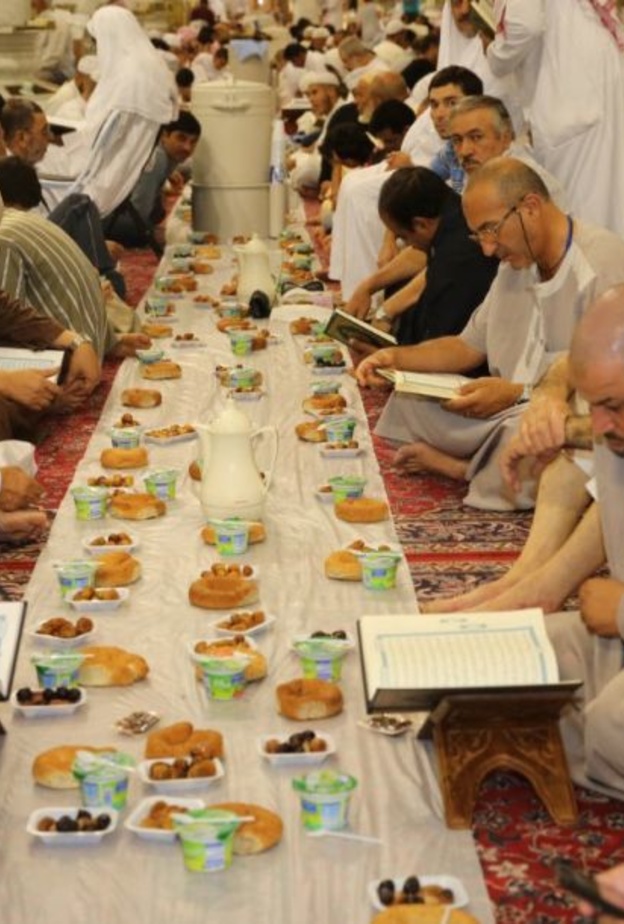 موائد الافطار في المسجد النبوي 