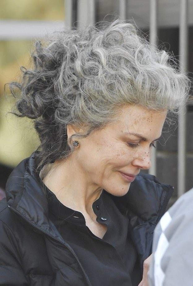 هل يمكنكم التعرف عليها .. إنها النجمة نيكول كيدمان بتغيير شامل لدورها في فيلمها الجديد