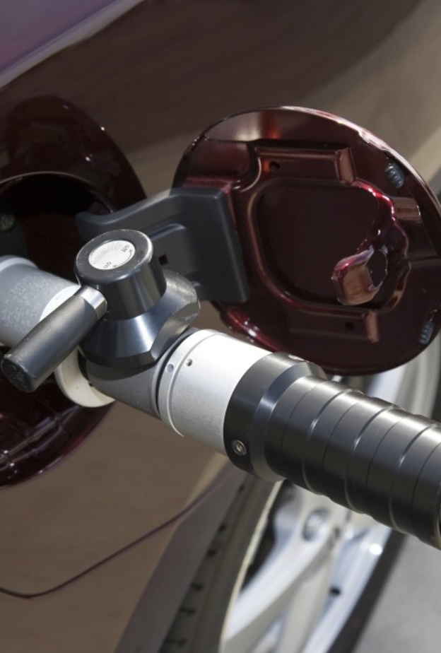 طرق أمنة تقلل من استهلاك البنزين 