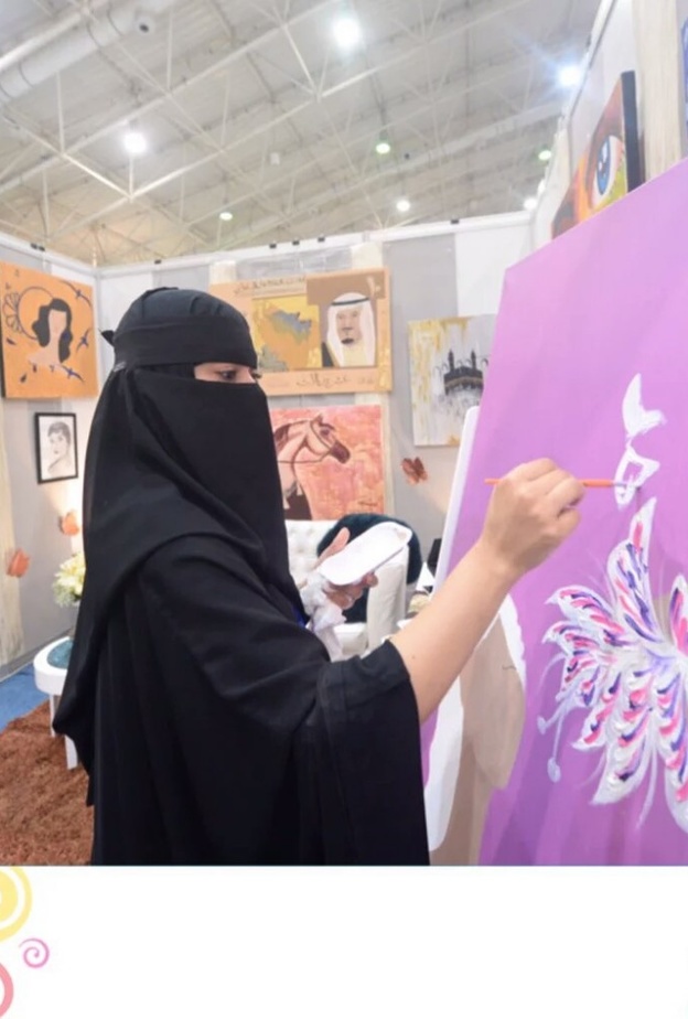 من المشاركات في المعرض