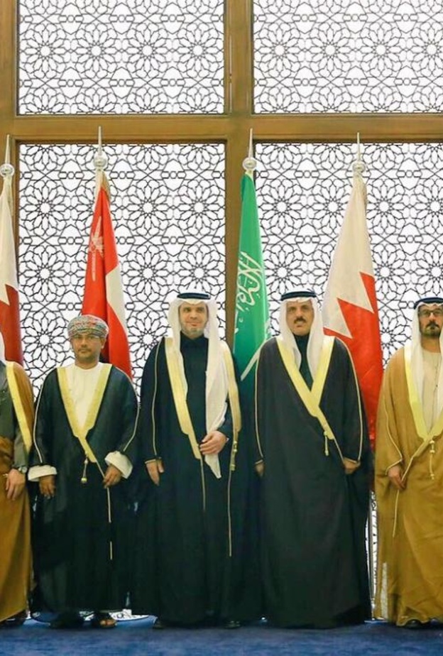 الوزراء في الاجتماع