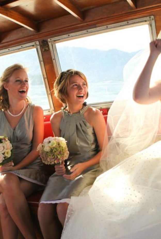 جولة مع العروس في المركب