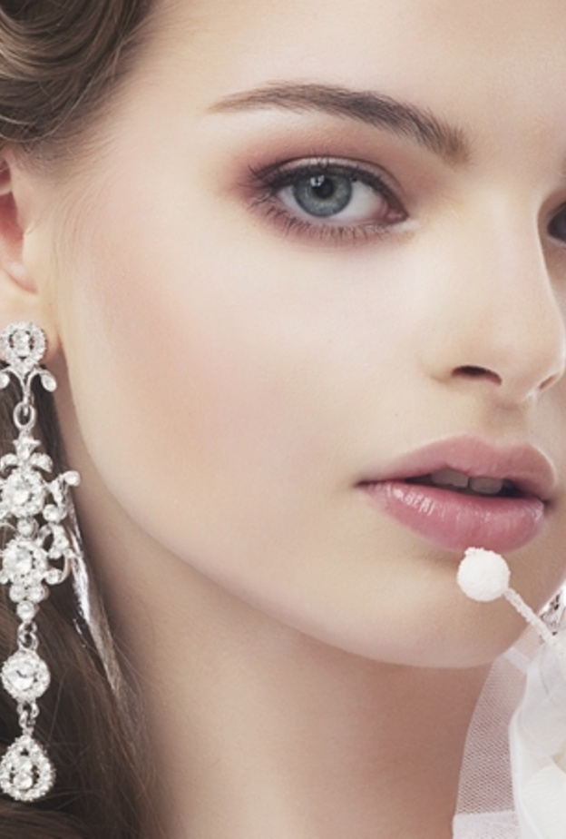 جمال الأقراط الطويلة