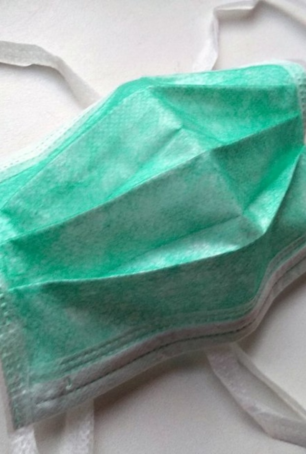  تجنب إعادة استخدام الكمامة الطبية