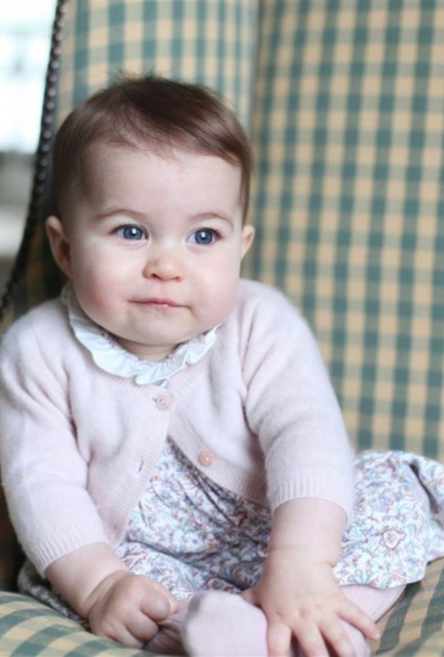 الأميرة تشارلوت صورة طبق الأصل من والدتها