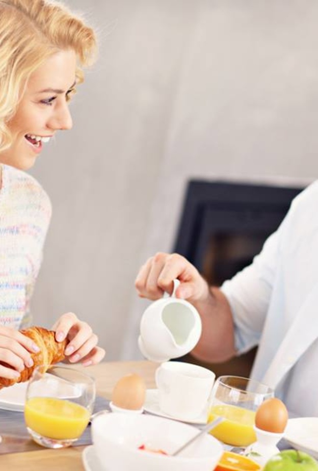 المرأة تفتح شهية الرجل على الأكل!