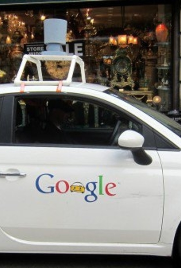 سيارة جوجل ذاتية القيادة تُخاطب المارة منعاً للحوادث