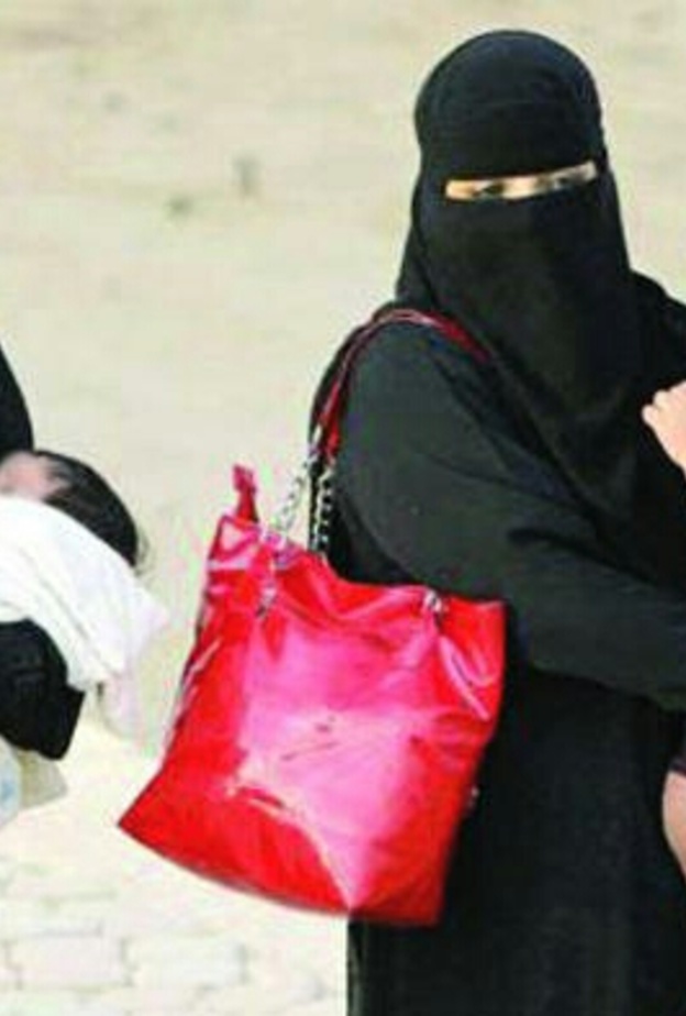 السعوديات وحقوق الابناء
