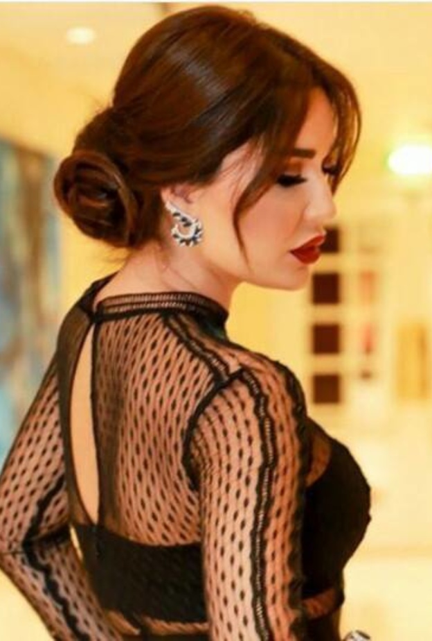 تسريحة شينيوه منخفض على طريقة سيرين عبد النور