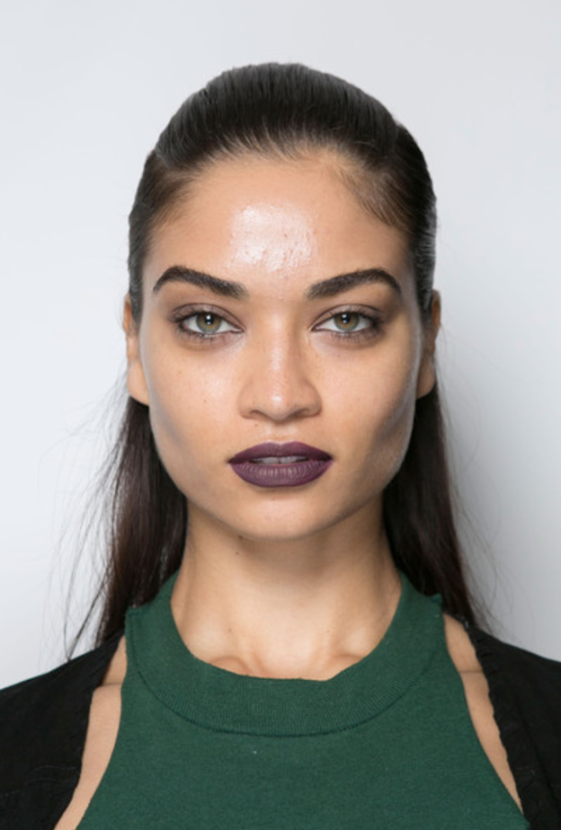 حواجبك الرفيعة يمكنها أيضاً أن تكون داكنة وبارزة