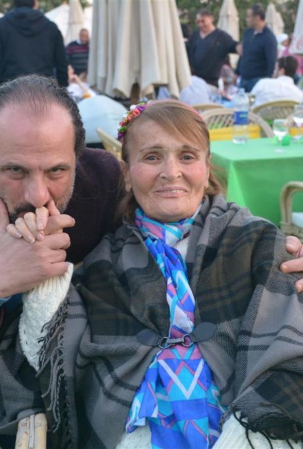 الفنان خالد الصاوى مع الفنانة فيروز فى ظهورها الأخير