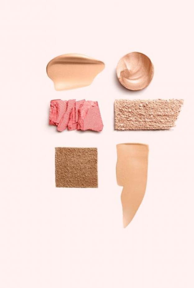 تألقي مع مجموعة HOT SAND من NARS