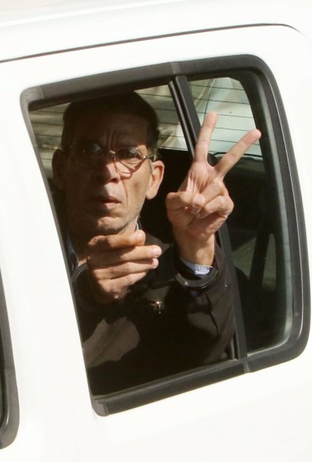 خاطف الطياره المصريه يطلب اللجوء السياسي من قبرص