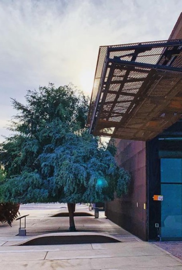 "معرض421" في أبوظبي يطلق سلسلة من البرامج الإبداعية والفنية عبر الانترنت