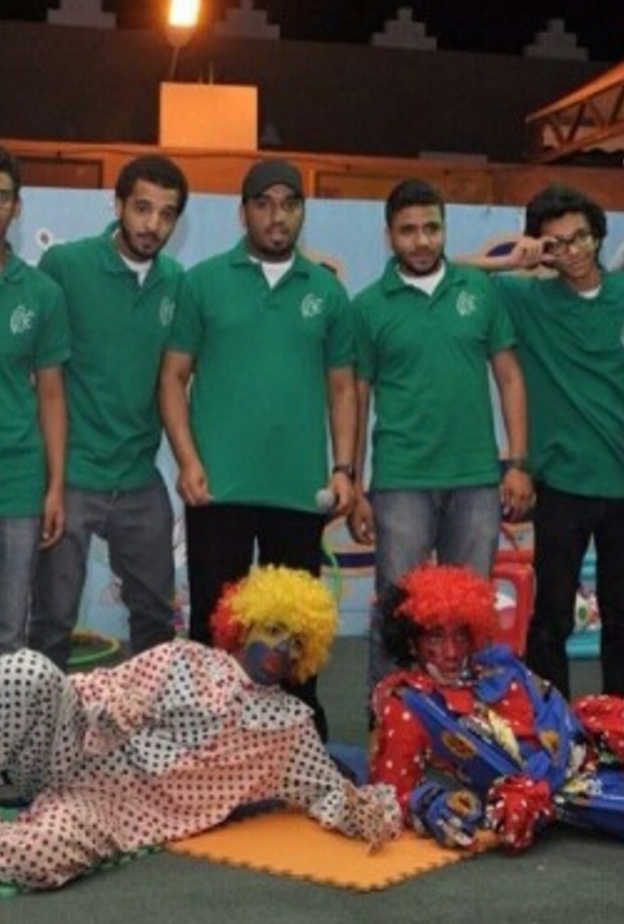 من الفرق المشاركة في المهرجان السابق