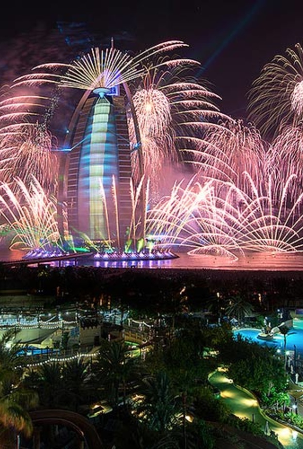 أجواء احتفالية فاخرة بليلة رأس السنة في مدينة جميرا