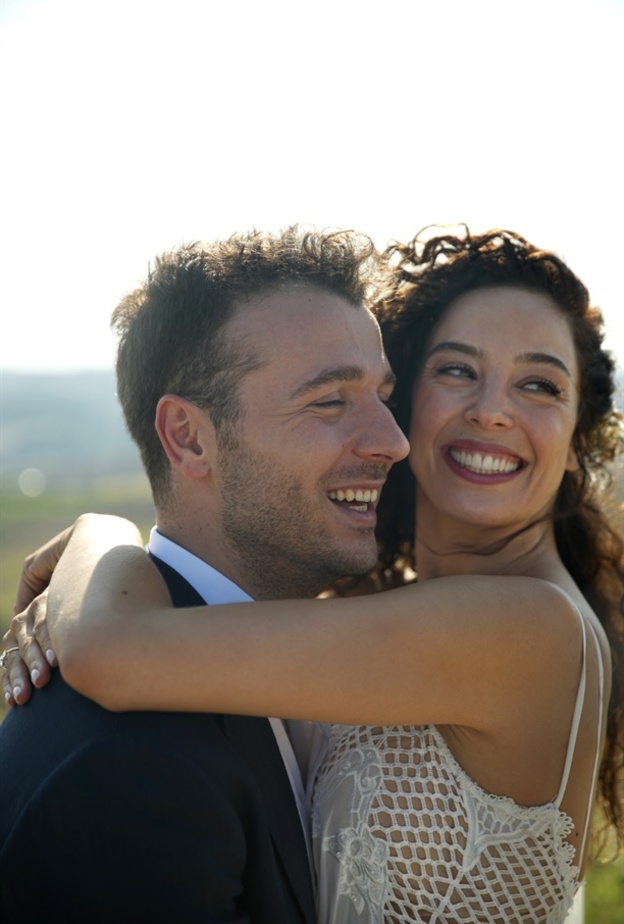 زفاف أزرا أكين