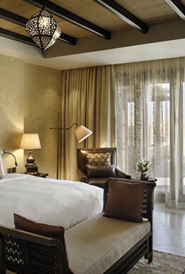 قصر السراب في وسط الصحراء