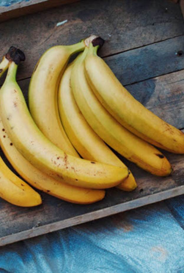 فوائد الموز على الريق عديدة