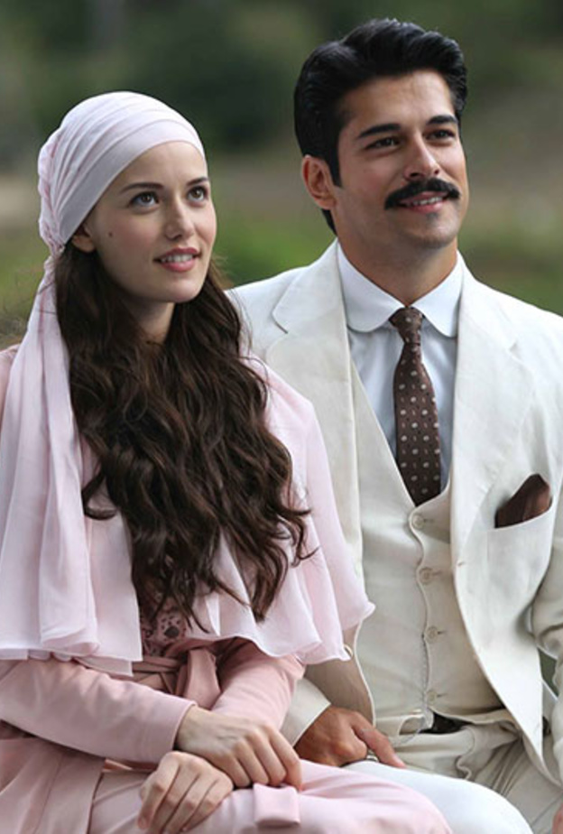 زفاف بوراق أوزجفيت وفهرية إفجان في الشهر الجاري