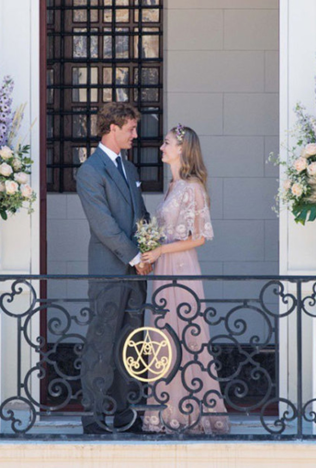 بيير كاسيراجي أقام حفلي زواج العام الماضي