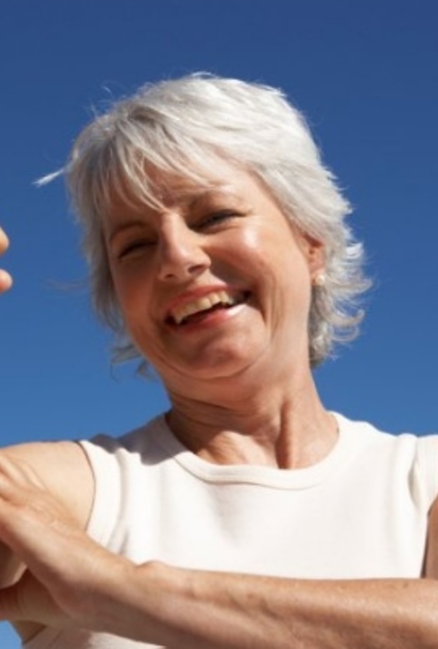 ما هي افضل الوسائل لتقوية عظام المرأة بعد انقطاع الطمث ؟