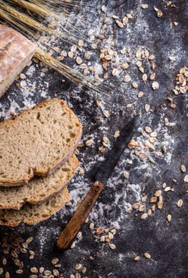 الخبز كامل الحبوب له فوائد كيرة على الصحة و الجمال