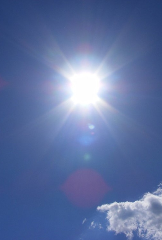 الجمعية السعودية لطب العيون حذرت من خطورة أشعة الشمس على العين 