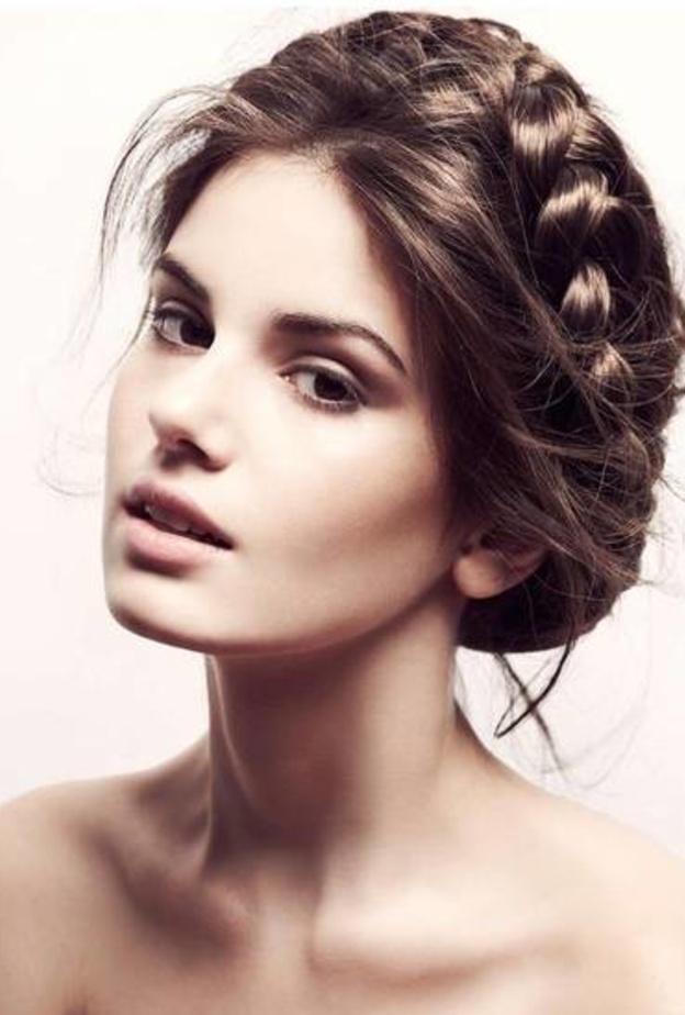 كاميلا كويرزو بطلة مسلسل اسرار اينجل