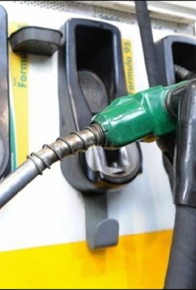 بالفيديو: صيني يحرق نفسه وسيارته في محطة وقود!