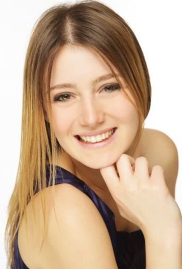 جيزام كارجا تستخدم العكاز للسير