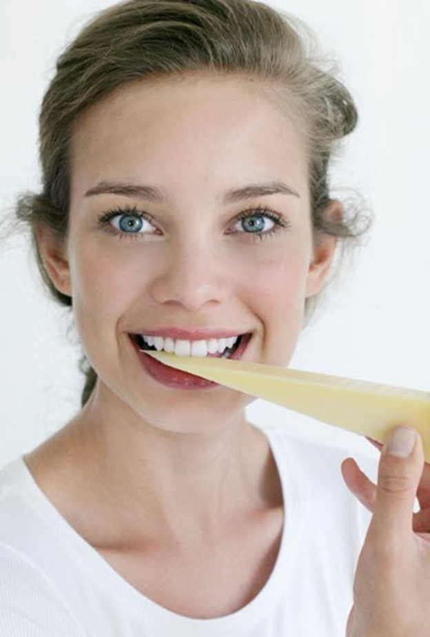 تناولي الاجبان لعظام و اسنان و شعر اصح و اقوى