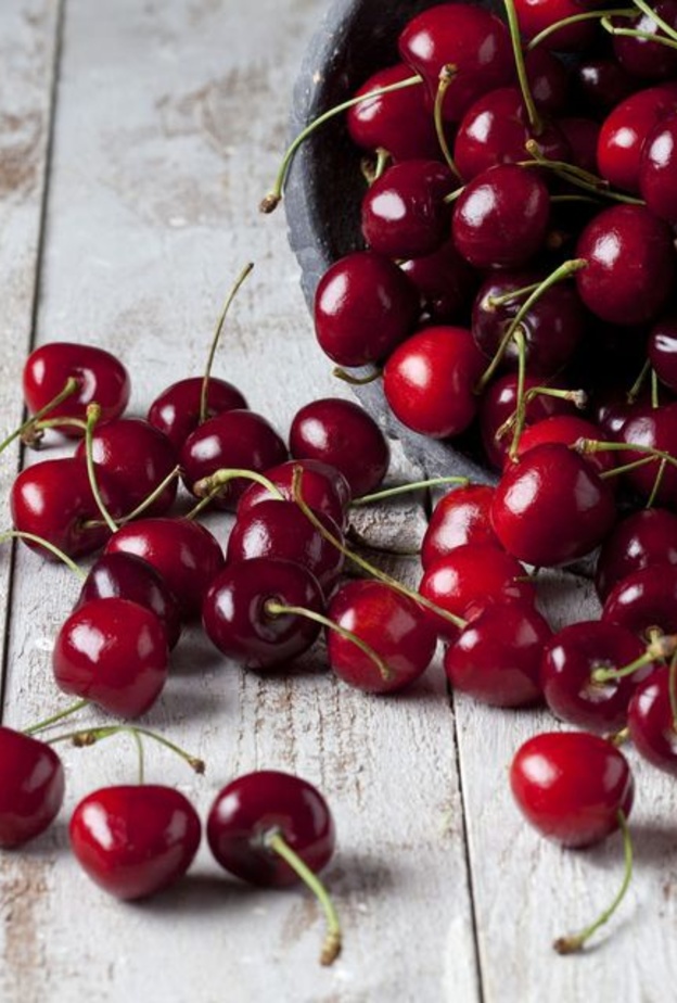 ما هي فوائد الكرز الغذائية 