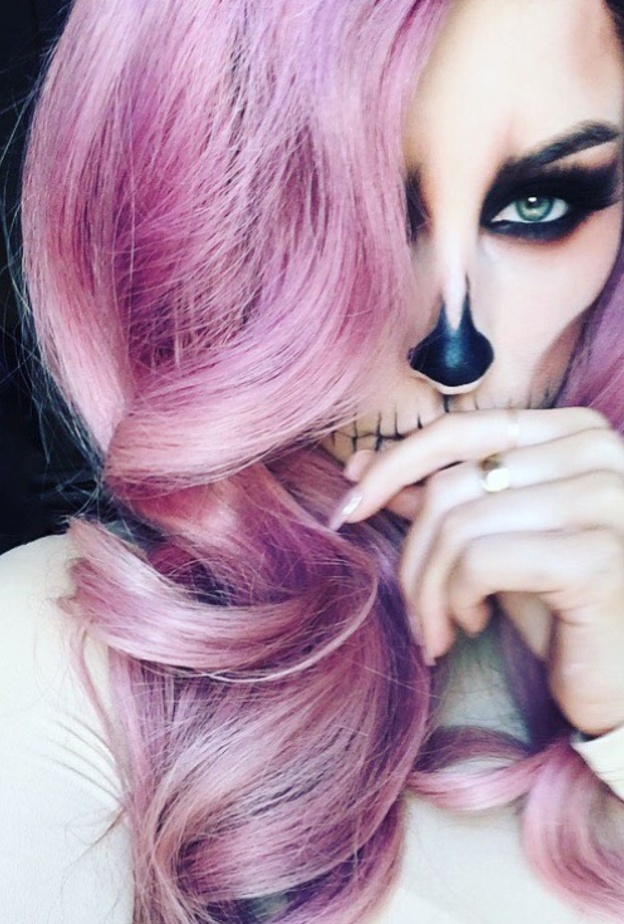 chrisspy محترفه في وضع المكياج 