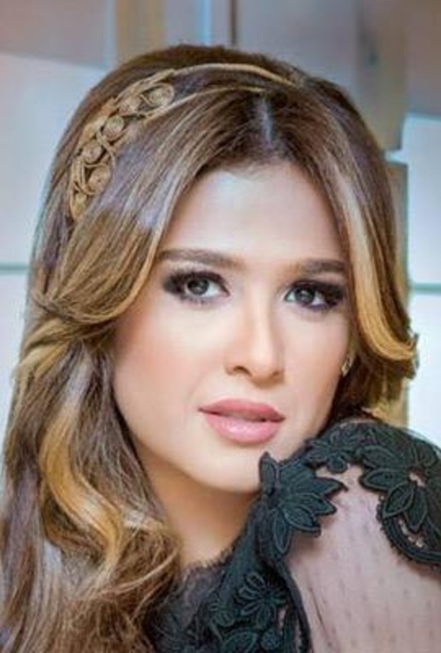 الفنانة ياسمين عبدالعزيز
