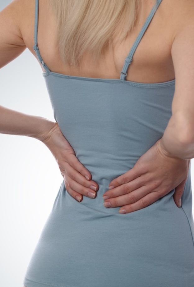 اعراض الانزلاق الغضروفي وطرق علاجه بالاعشاب الطبيعية