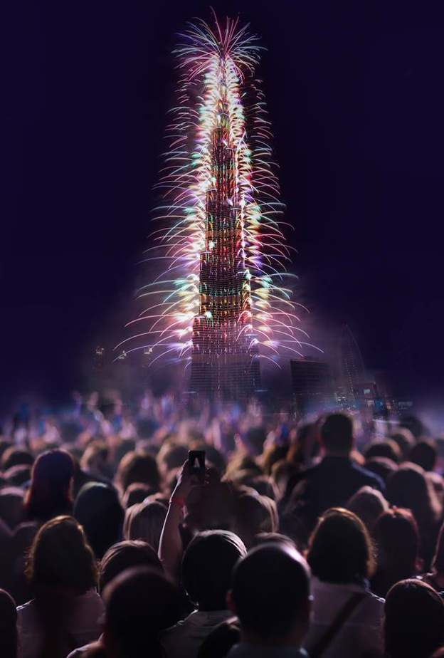 تشكيلات تحتفي بالإنجازات في عروض برج خليفة في ليلة رأس السنة 2017