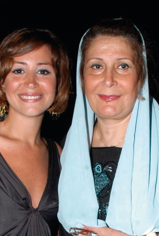 منة شلبي ووالدتها
