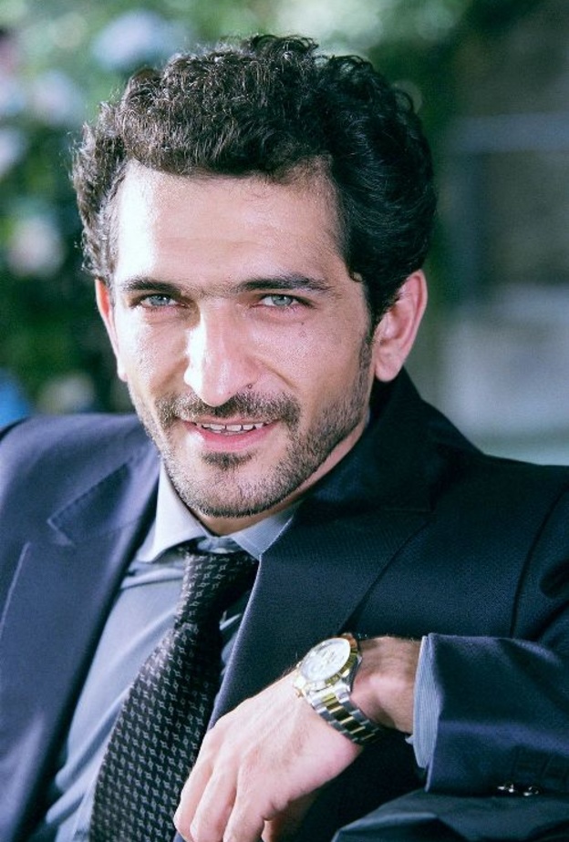 يعود بـ"القرد بيتكلم" مع صناع "الهرم الرابع"