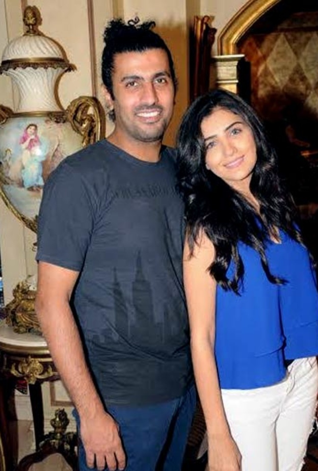 محمد سامي وزوجته