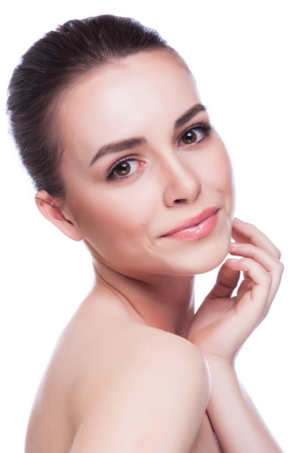 قومي باستخدام الخلطات الطبيعية لتشقير الشعر الزائد