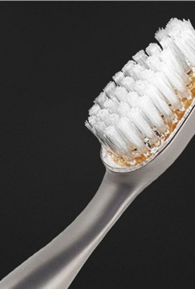 بالفيديو: أغلى "فرشاة أسنان" في العالم