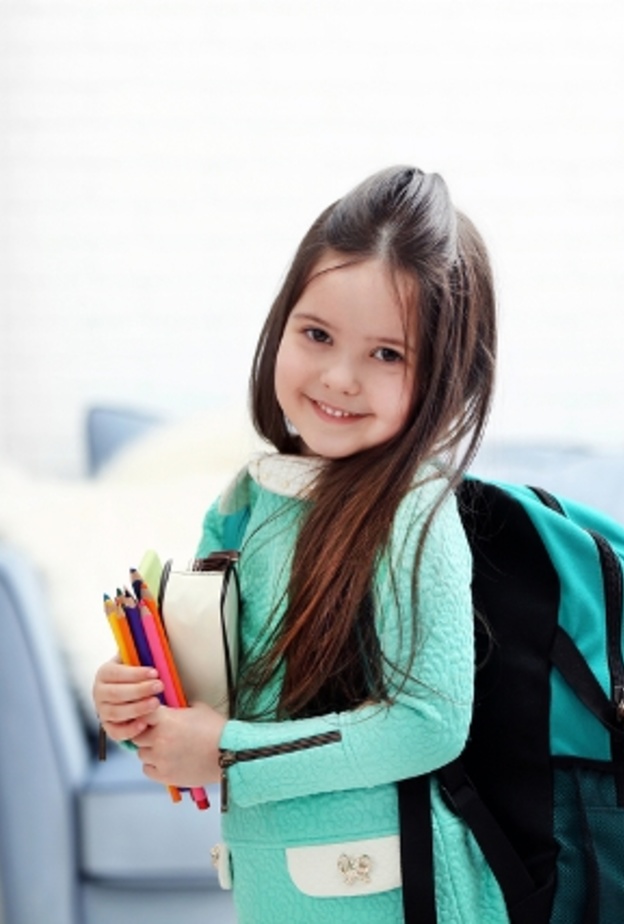 العودة للمدارس .. ماهي مواصفات الحقيبة المدرسية المناسبة للطفل؟ 