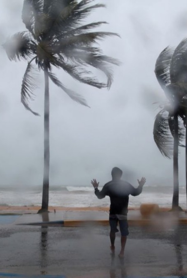 الإعصار إرما يجلي 1500 مبتعث سعودي مع عائلاتهم ولاية فلوريدا